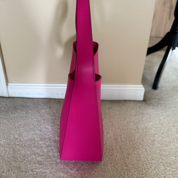 Michael Kors Lyra Small Bucket Shoulder Bag - Picture 5 of 7